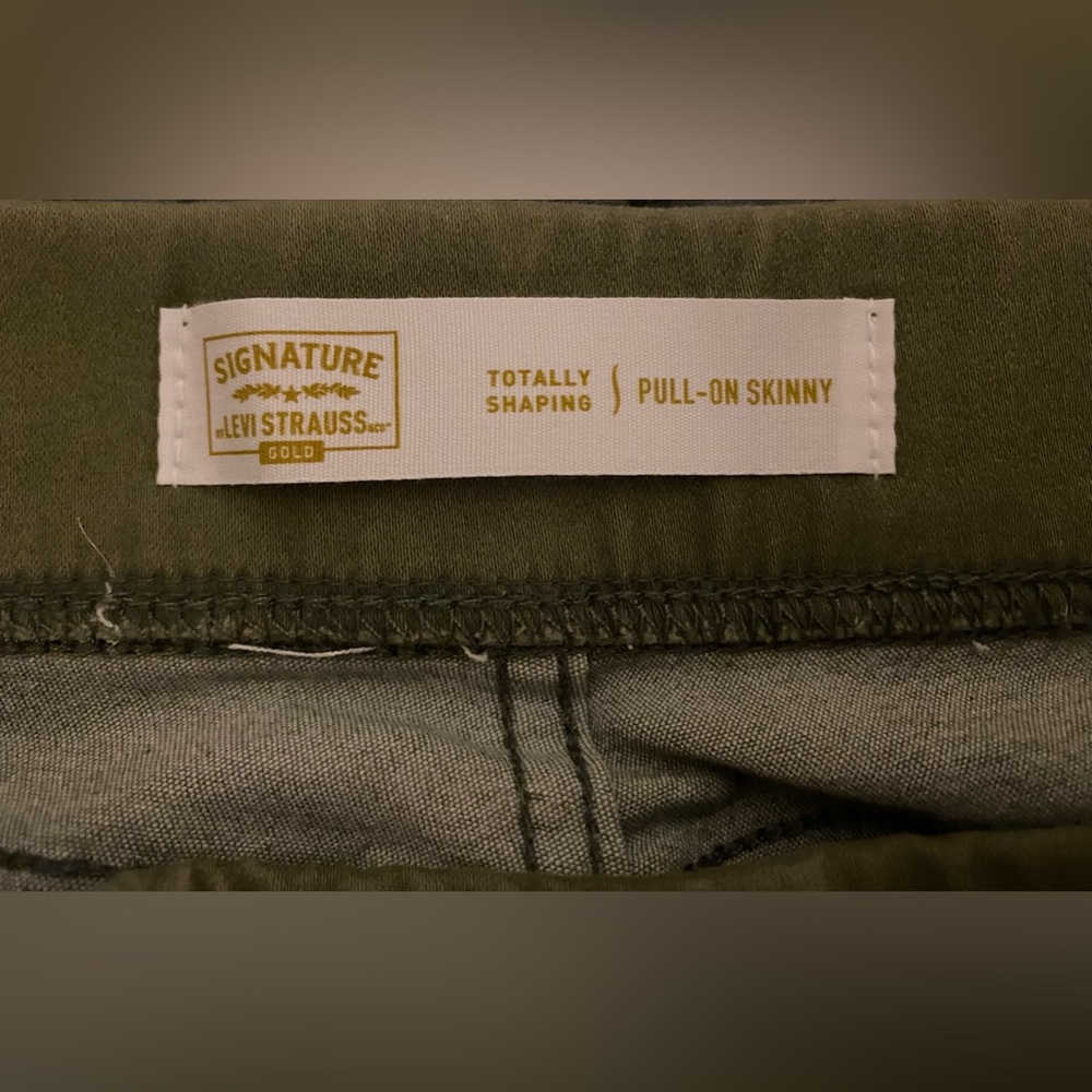 Levi Strauss, Signature Gold, Totally Shaping Pull-on Skinny Jean, Olive - Picture 9 of 11